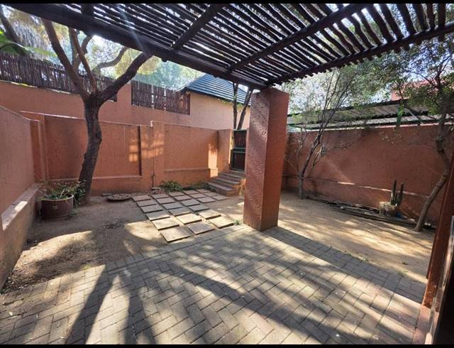 2 BEDROOM APARTMENT FOR SALE IN SUNNINGHILL